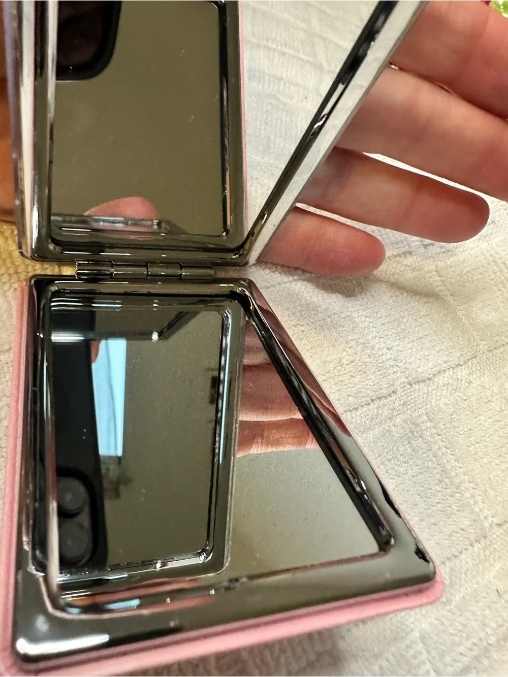 Cosmetic mirror